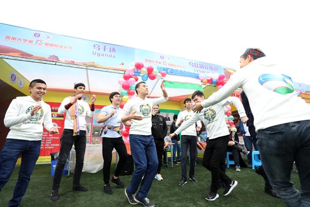 歌舞美食齐聚伟德源自英国1946第13届国际文化节有“看事”